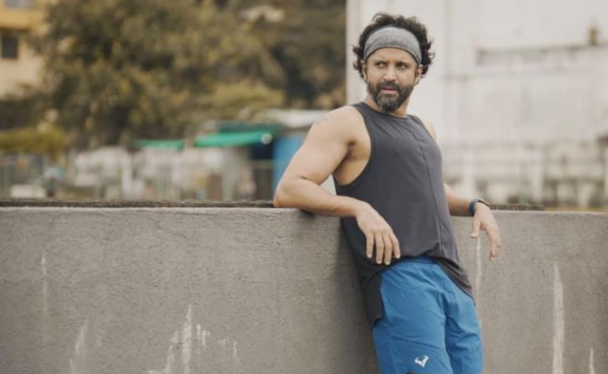 Farhan Akhtar Reveals He Had A Knee Surgery After Suffering Meniscus Tear