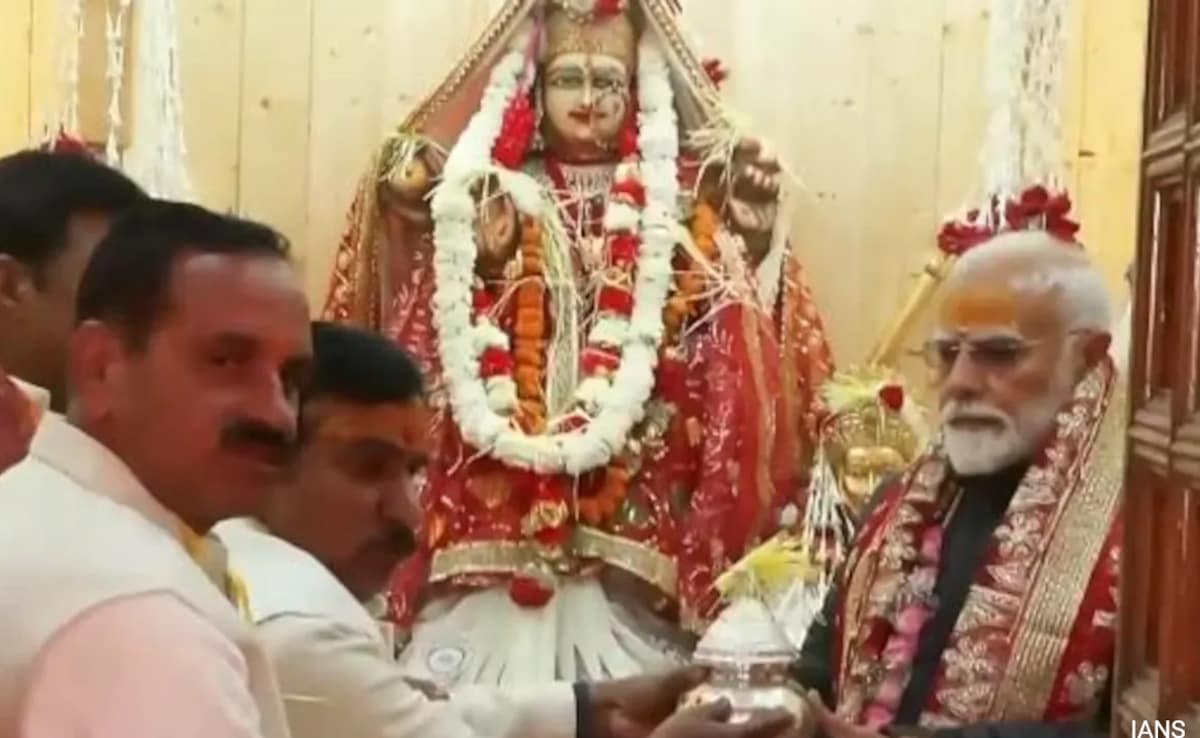 PM Modi Performs ‘Ganga Aarti’ At Uttarakhand’s Mukhwa Temple