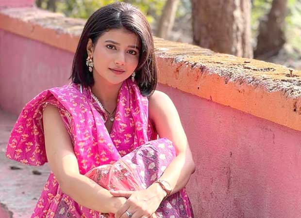 Samridhii Shukla suffers minor burn injury while shooting for Yeh Rishta Kya Kehlata Hai : Bollywood News