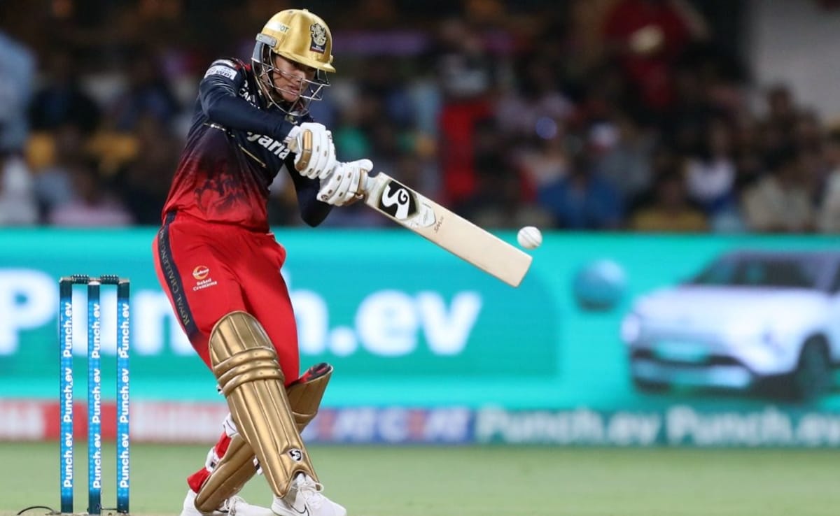 RCB Deny Mumbai Indians Direct Entry Into WPL 2025 Final With 11-Run Win