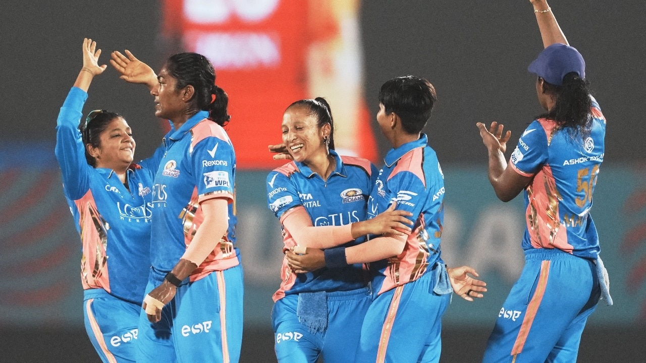 WPL: All round Hayley Matthews guides Mumbai to final with 47-run win over Gujarat