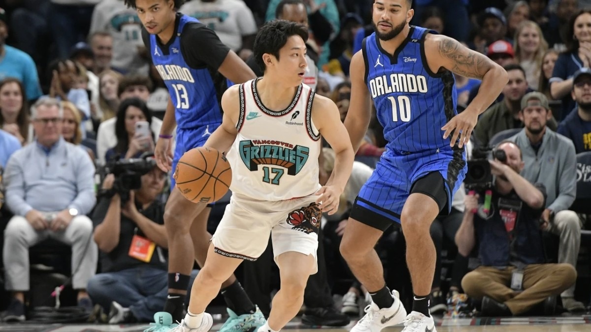 Where does Yuki Kawamura rank among shortest players in NBA history